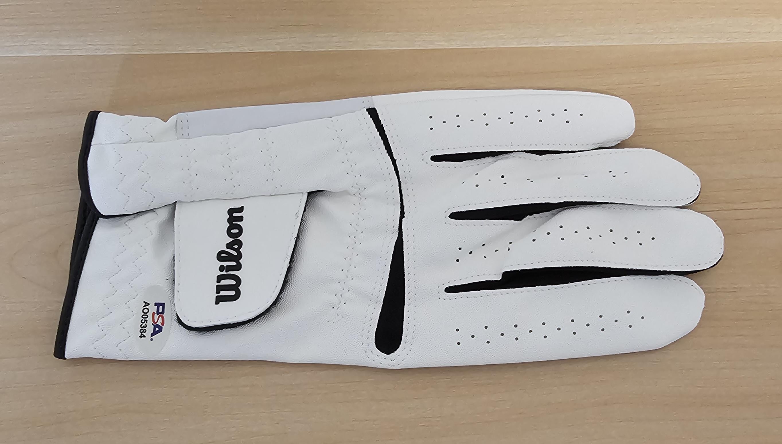 Tiger Woods Signed Golf Glove PSA Authenticated Autograph Masters Champion PGA Tour Memorabilia Collectible Investment Grade