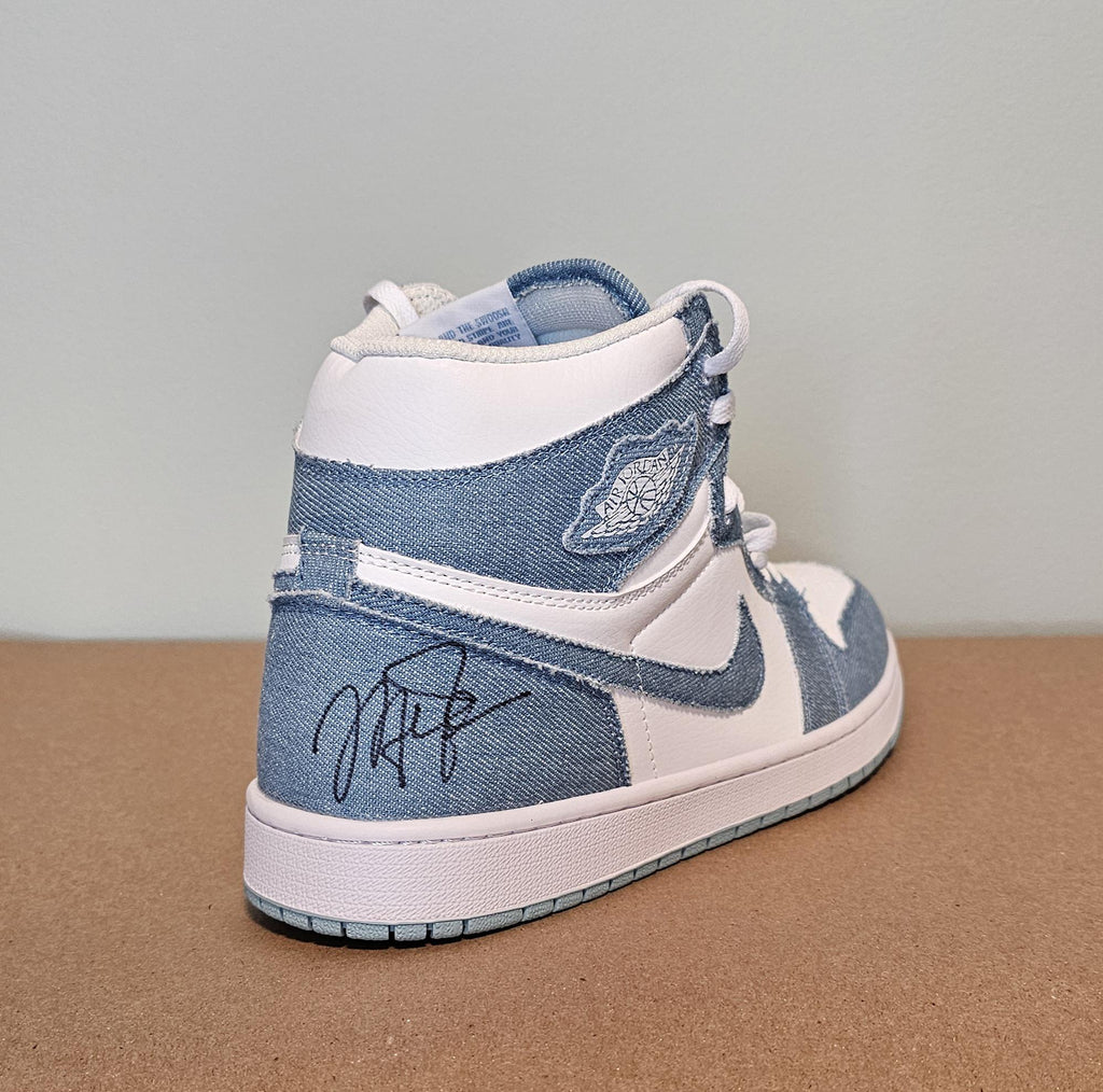 Michael Jordan Signed Single Shoe PSA Authenticated Display Case Chicago Bulls Autograph NBA Memorabilia Collectible Investment Grade
