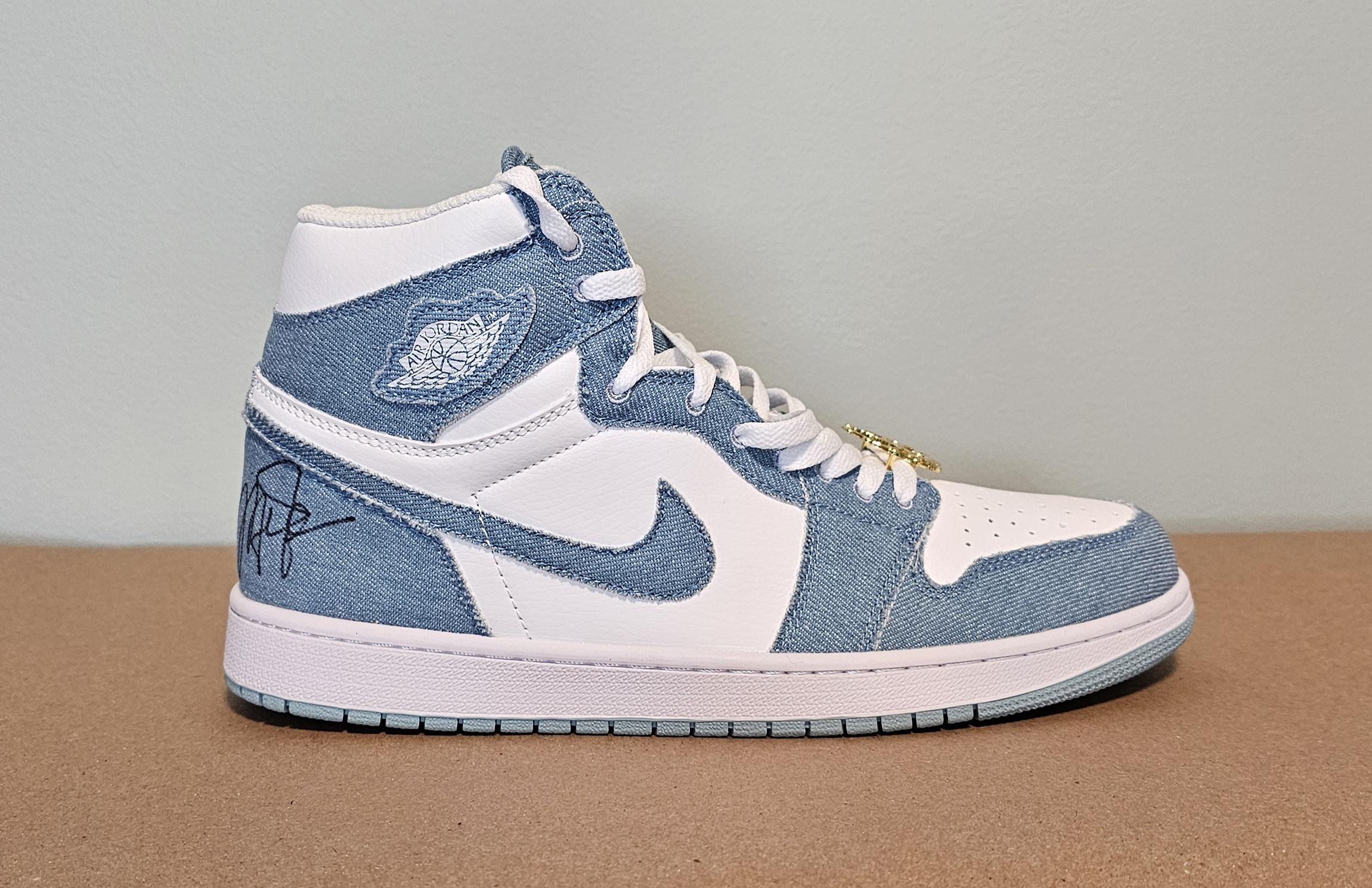 Michael Jordan Signed Single Shoe PSA Authenticated Display Case Chicago Bulls Autograph NBA Memorabilia Collectible Investment Grade